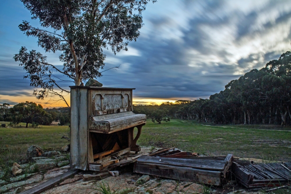 piano grave yard